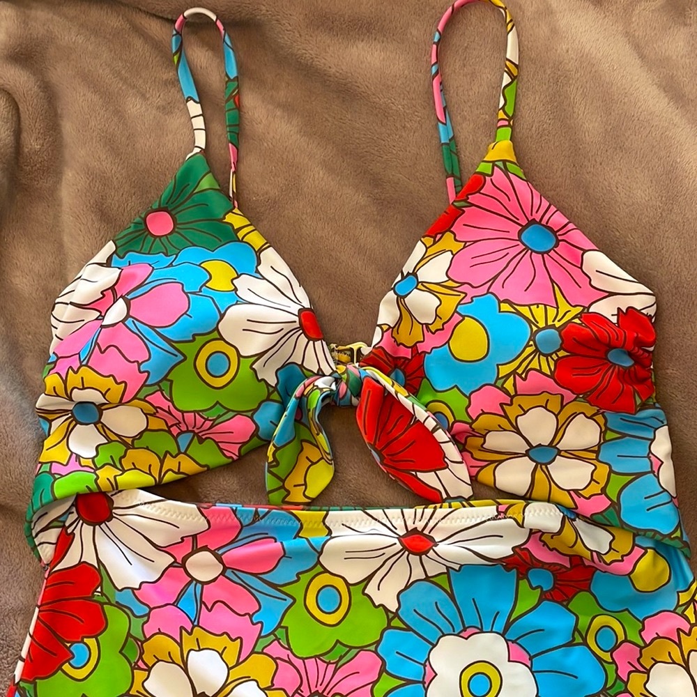 One piece 70s flower print bathing suit